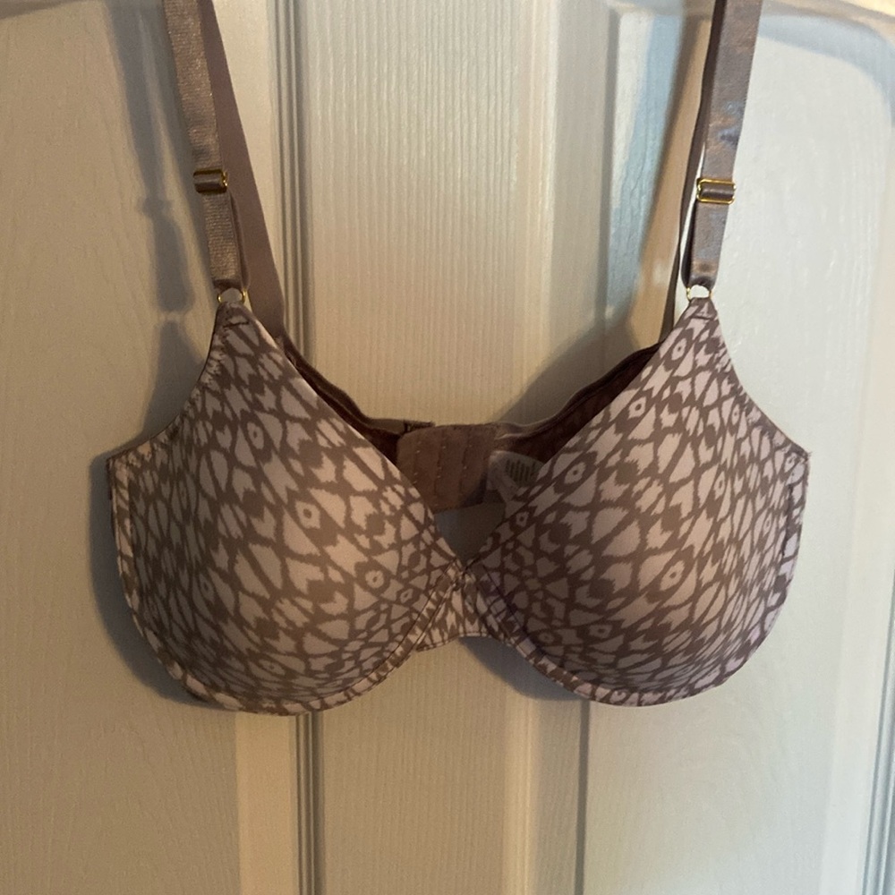 Jessica Simpson bra never been worn like new